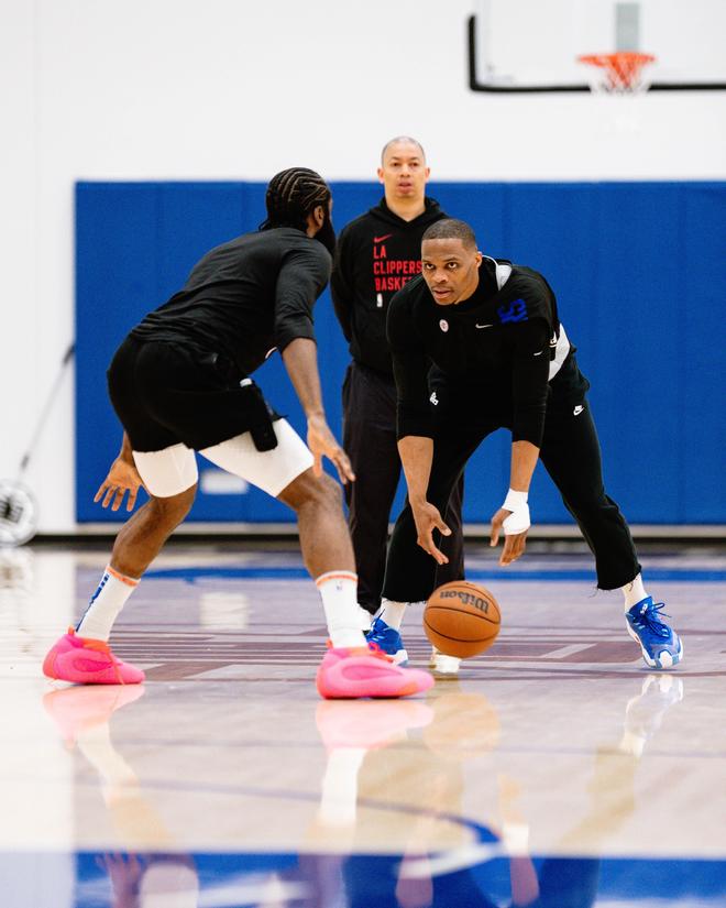 以短暂的夹 以短暂的夹